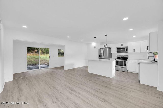 5489 OAK FOREST Drive, Jacksonville, FL 32211