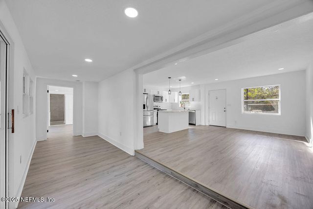 5489 OAK FOREST Drive, Jacksonville, FL 32211