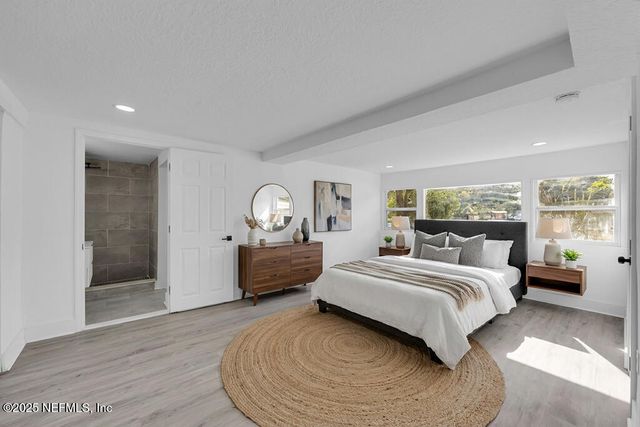 5489 OAK FOREST Drive, Jacksonville, FL 32211