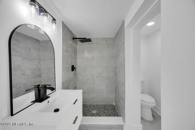 5489 OAK FOREST Drive, Jacksonville, FL 32211