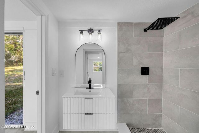 5489 OAK FOREST Drive, Jacksonville, FL 32211