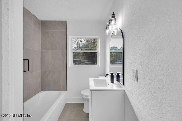 5489 OAK FOREST Drive, Jacksonville, FL 32211