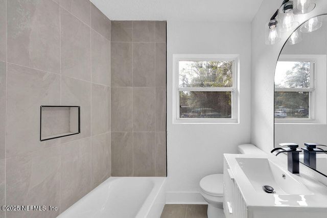 5489 OAK FOREST Drive, Jacksonville, FL 32211