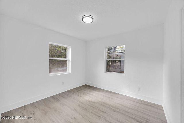 5489 OAK FOREST Drive, Jacksonville, FL 32211