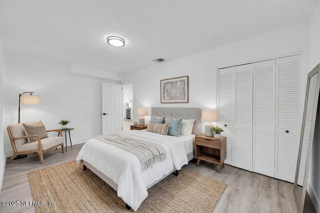 5489 OAK FOREST Drive, Jacksonville, FL 32211