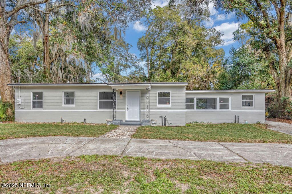 5489 OAK FOREST Drive, Jacksonville, FL 32211