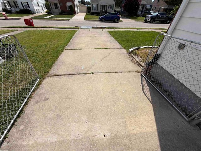 22829 Normandy Avenue, Eastpointe, MI 48021