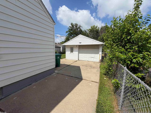 22829 Normandy Avenue, Eastpointe, MI 48021