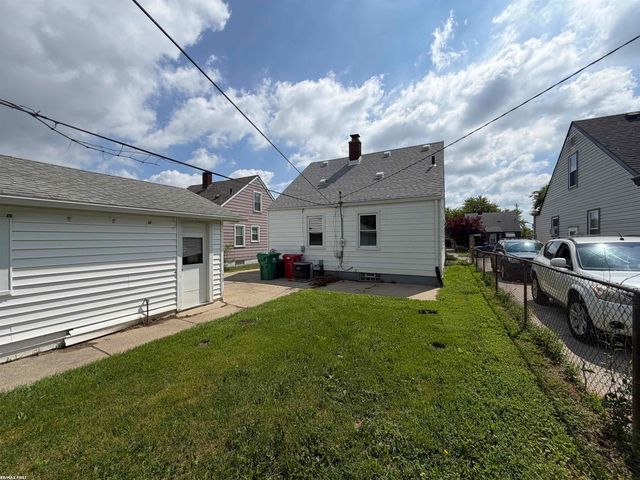 22829 Normandy Avenue, Eastpointe, MI 48021