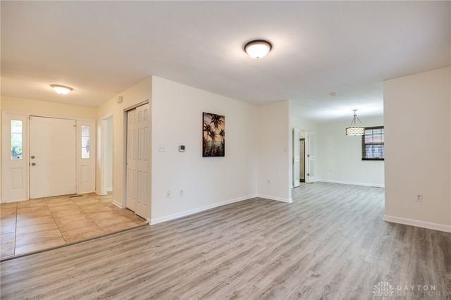 2125 Sherwood Forest Drive, Miamisburg, OH 45342