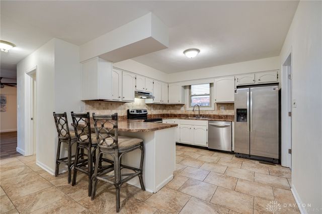 2125 Sherwood Forest Drive, Miamisburg, OH 45342