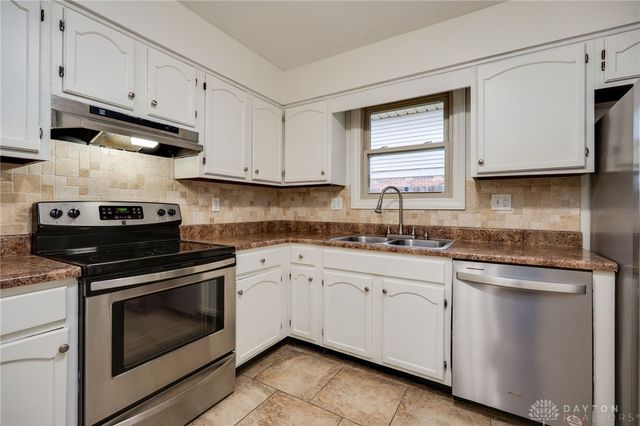 2125 Sherwood Forest Drive, Miamisburg, OH 45342