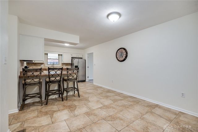 2125 Sherwood Forest Drive, Miamisburg, OH 45342