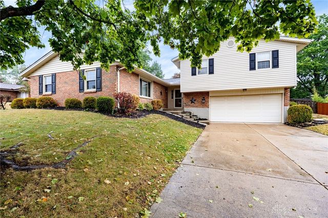 2125 Sherwood Forest Drive, Miamisburg, OH 45342