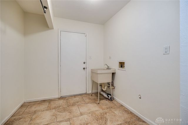 2125 Sherwood Forest Drive, Miamisburg, OH 45342