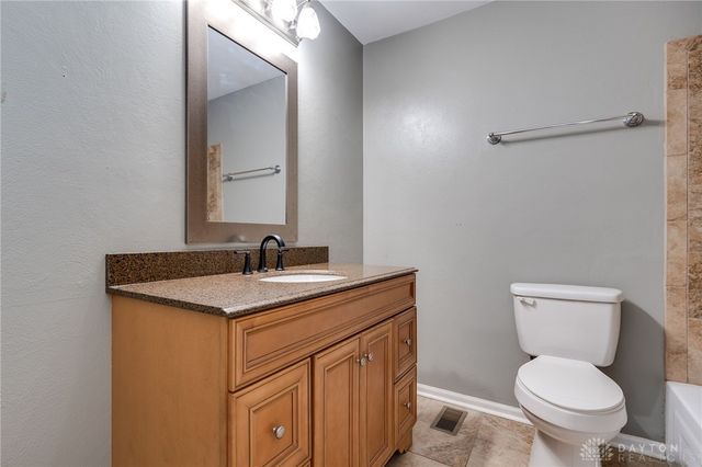 2125 Sherwood Forest Drive, Miamisburg, OH 45342