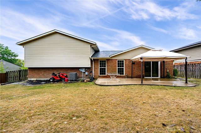 2125 Sherwood Forest Drive, Miamisburg, OH 45342