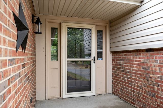 2125 Sherwood Forest Drive, Miamisburg, OH 45342