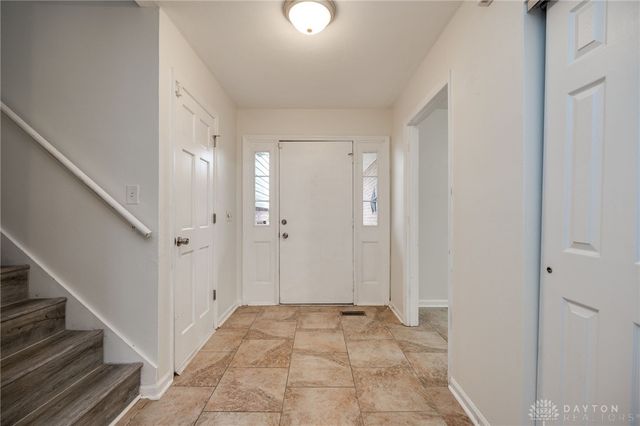 2125 Sherwood Forest Drive, Miamisburg, OH 45342