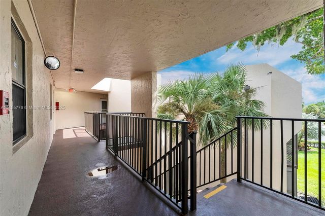 6301 N University Dr 310, Tamarac, FL 33321
