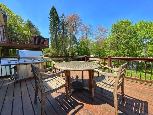 10 Ells Street, Norwalk, CT 06850