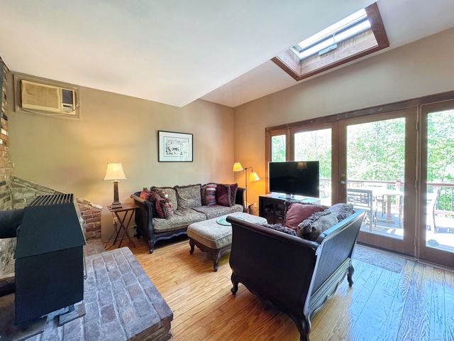 10 Ells Street, Norwalk, CT 06850