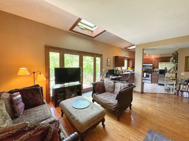 10 Ells Street, Norwalk, CT 06850