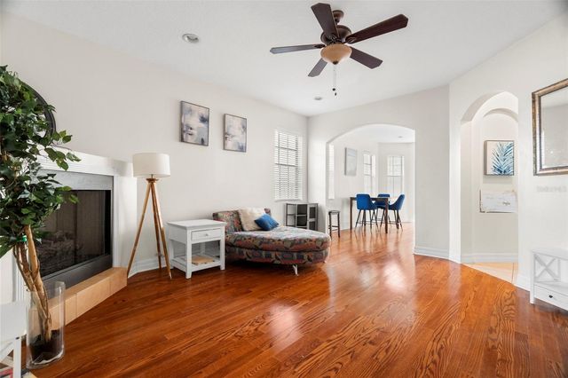 316 34TH AVENUE N, St Petersburg, FL 33704