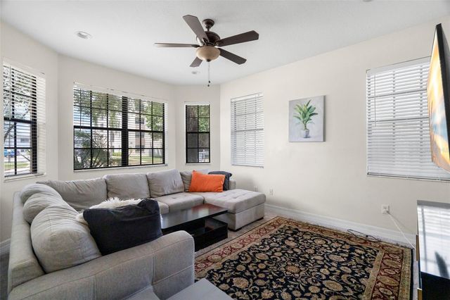 316 34TH AVENUE N, St Petersburg, FL 33704