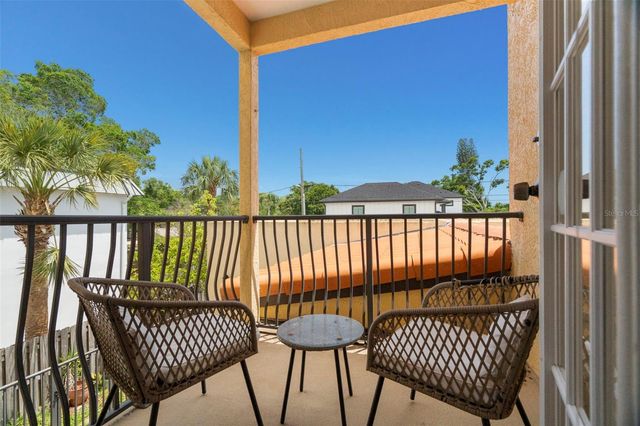 316 34TH AVENUE N, St Petersburg, FL 33704