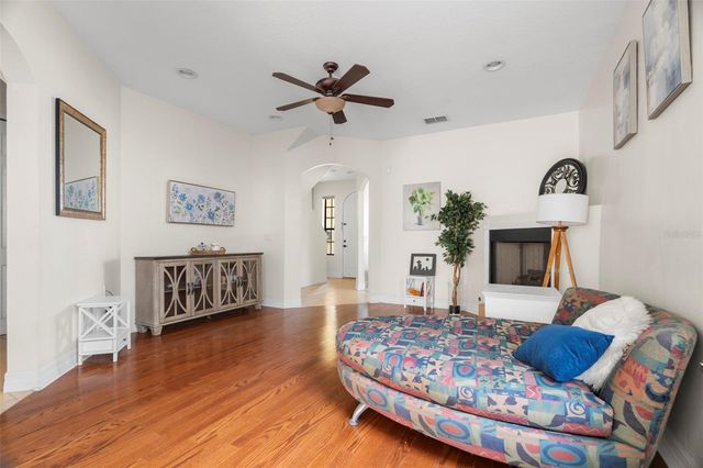 316 34TH AVENUE N, St Petersburg, FL 33704