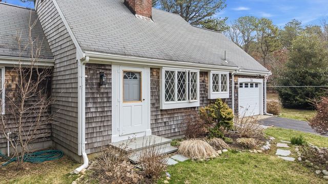 26 Windsor Rd, Sandwich, MA 02563