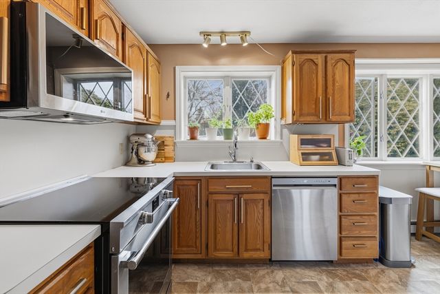 26 Windsor Rd, Sandwich, MA 02563