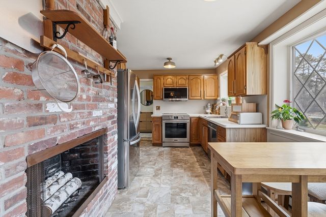 26 Windsor Rd, Sandwich, MA 02563