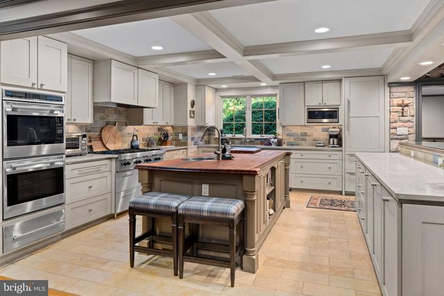 6464 OLD CARVERSVILLE RD, Carversville, PA 18913