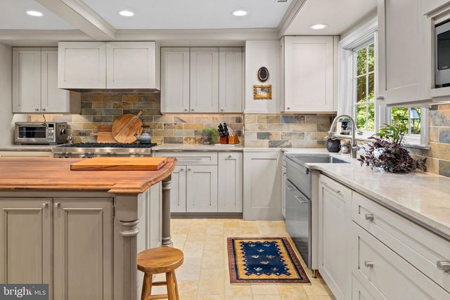 6464 OLD CARVERSVILLE RD, Carversville, PA 18913