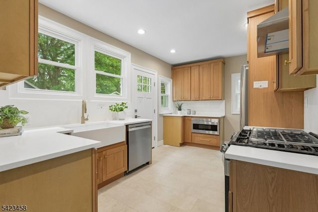 22 Rutgers St, Maplewood Twp., NJ 07040