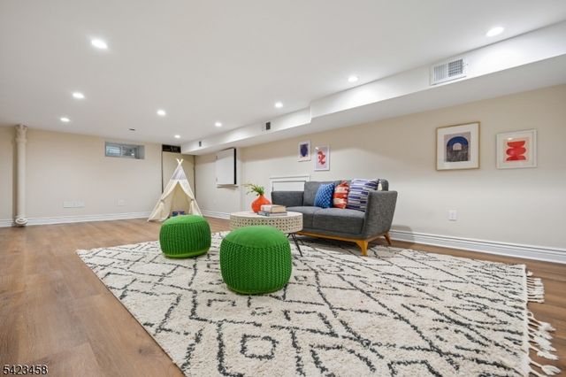 22 Rutgers St, Maplewood Twp., NJ 07040