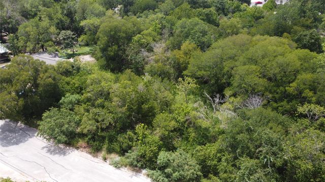 2502 Douglas ST, Austin, TX 78741