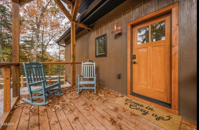 2120 Walnut Court, Sevierville, TN 37876