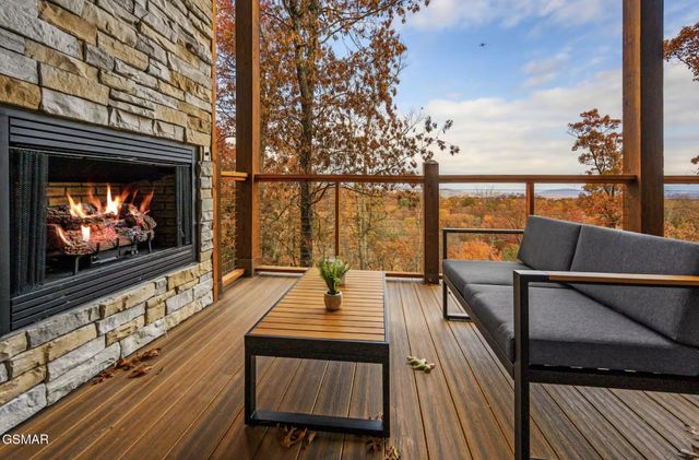 2120 Walnut Court, Sevierville, TN 37876