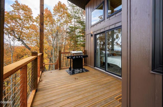 2120 Walnut Court, Sevierville, TN 37876