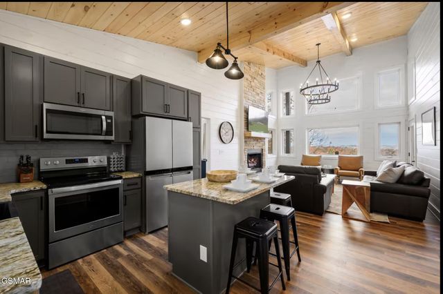 2120 Walnut Court, Sevierville, TN 37876