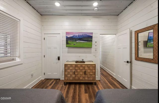 2120 Walnut Court, Sevierville, TN 37876