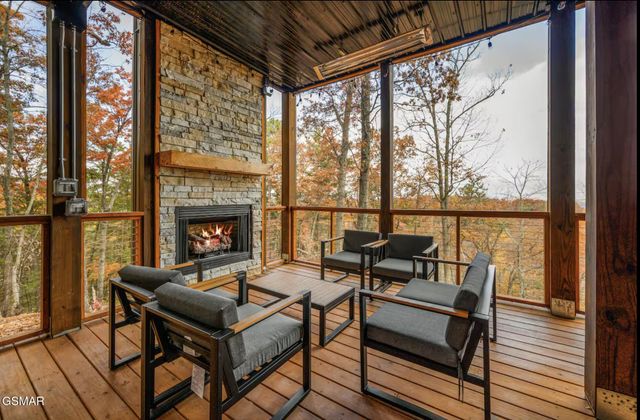 2120 Walnut Court, Sevierville, TN 37876