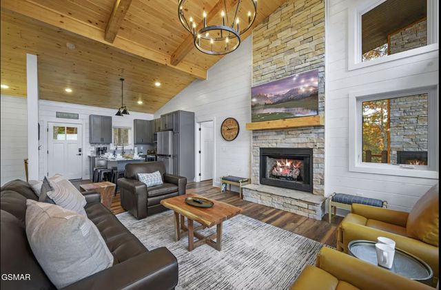 2120 Walnut Court, Sevierville, TN 37876