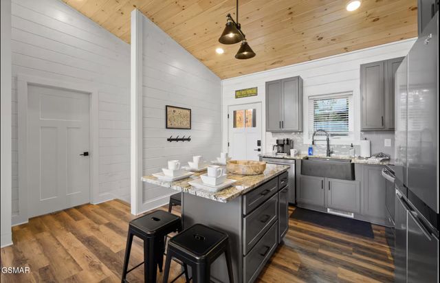 2120 Walnut Court, Sevierville, TN 37876