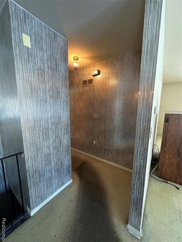 26471 Summerdale Drive 155, Southfield, MI 48033