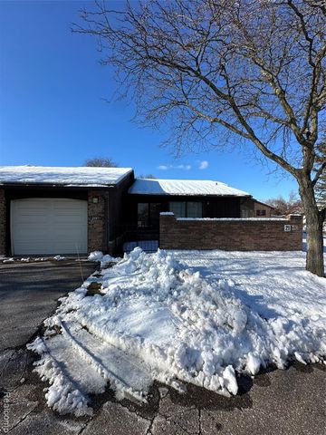 26471 Summerdale Drive 155, Southfield, MI 48033