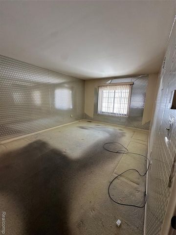 26471 Summerdale Drive 155, Southfield, MI 48033